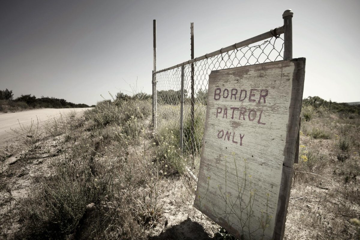 Mexican border in Campo, California.| Photo by Gred Bulla on Unsplash.